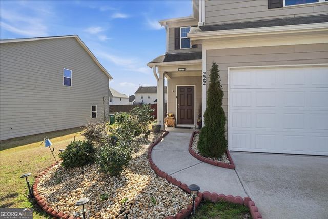 222 Seasons Valley, Pendergrass, GA 30567