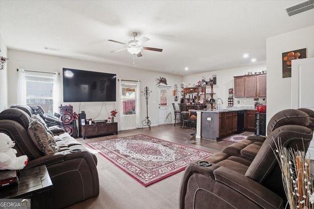 222 Seasons Valley, Pendergrass, GA 30567