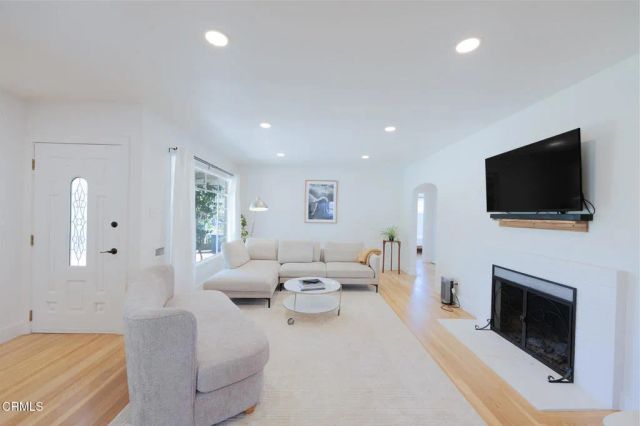 309 Agnus Drive, Ventura, CA 93003