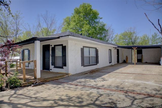 3604 S 28th West Avenue, Tulsa, OK 74107