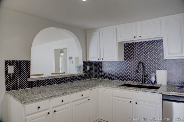 3604 S 28th West Avenue, Tulsa, OK 74107