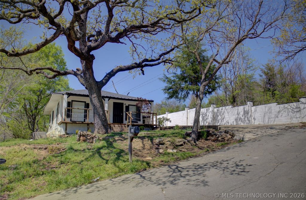 3604 S 28th West Avenue, Tulsa, OK 74107