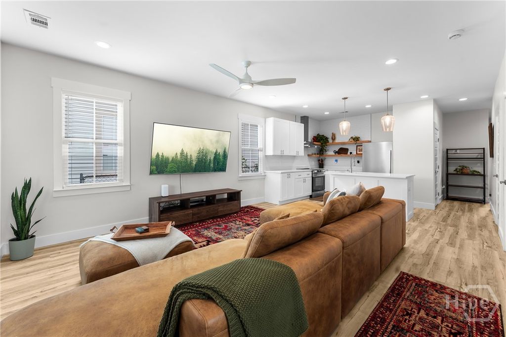 Image 11 of property listing at 711 E 32ND Street, Savannah, GA 31401