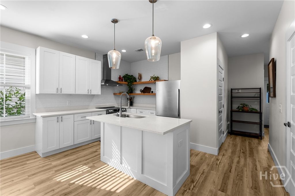 Image 14 of property listing at 711 E 32ND Street, Savannah, GA 31401