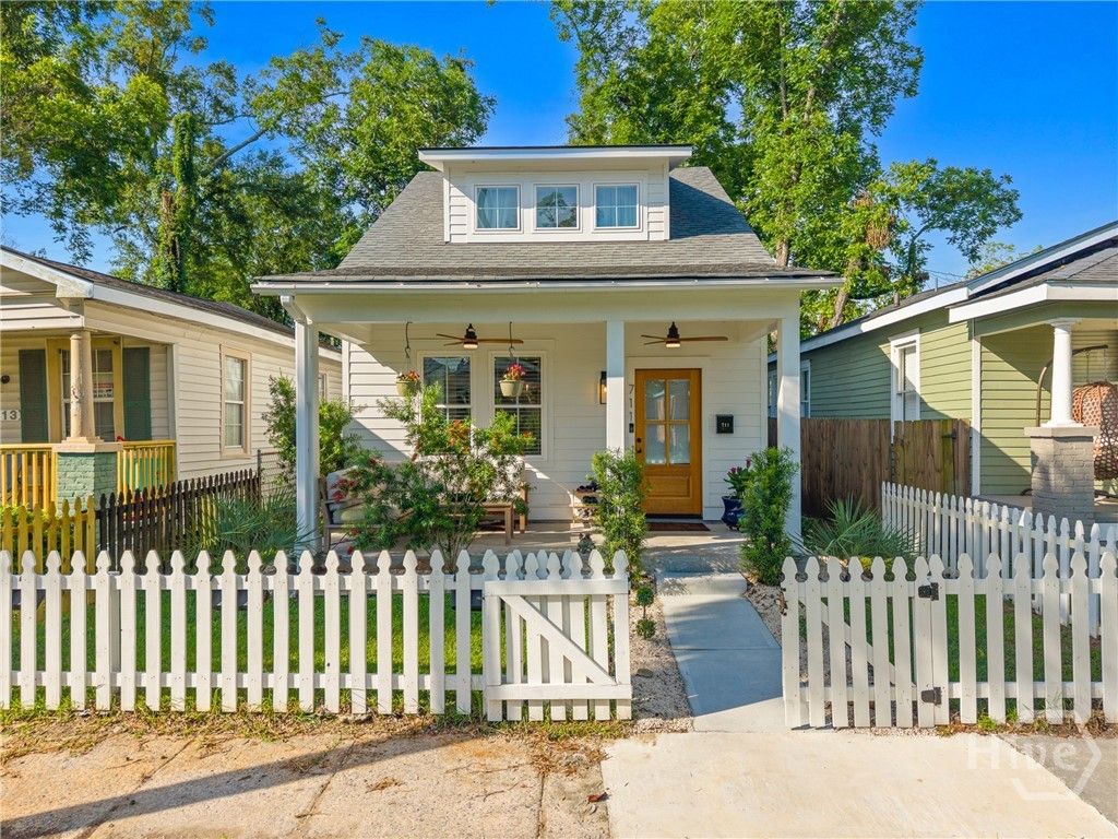 Image 5 of property listing at 711 E 32ND Street, Savannah, GA 31401