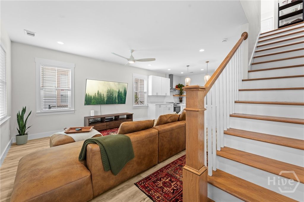 Image 9 of property listing at 711 E 32ND Street, Savannah, GA 31401