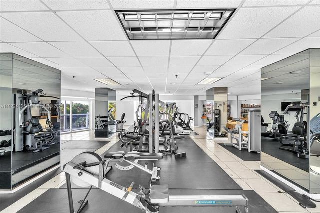 2401 Collins Ave 1807, Miami Beach, FL 33140