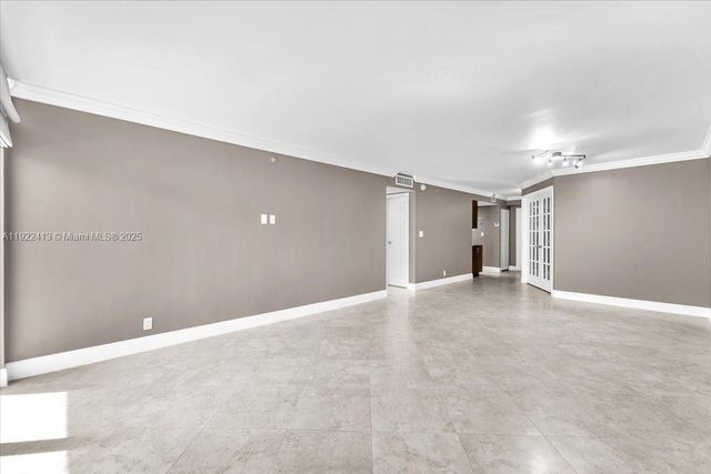 2401 Collins Ave 1807, Miami Beach, FL 33140