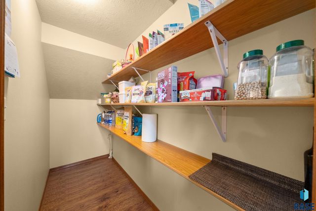 5302 W Sourwood Pl, Sioux Falls, SD 57107
