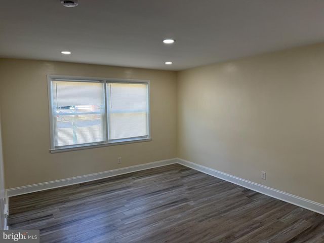 314 CHESTER AVE, Lansdowne, PA 19050