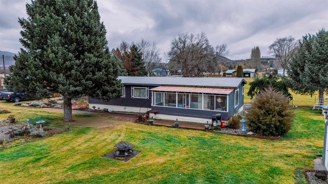 213 Davis Ave, Other, WA 98812