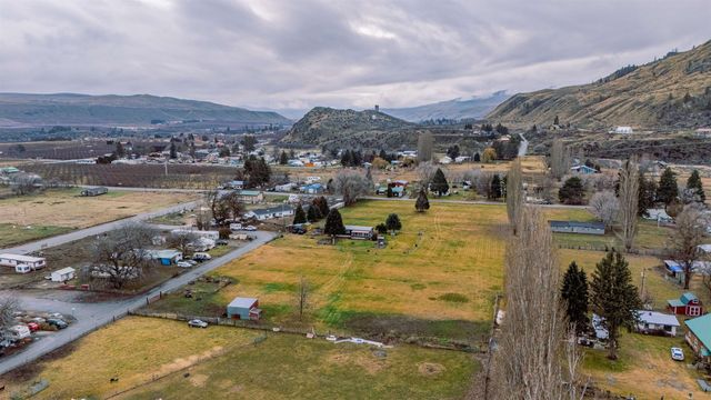 213 Davis Ave, Other, WA 98812