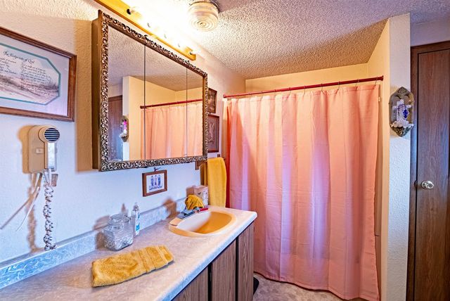 213 Davis Ave, Other, WA 98812