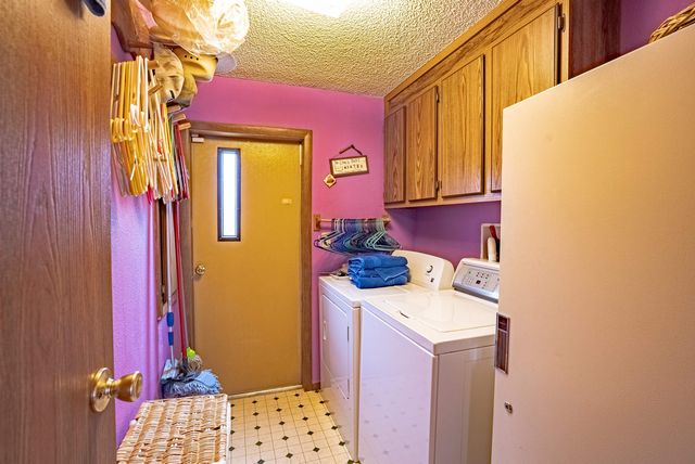 213 Davis Ave, Other, WA 98812