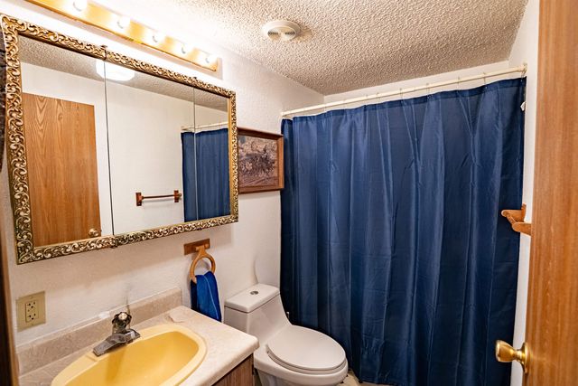 213 Davis Ave, Other, WA 98812