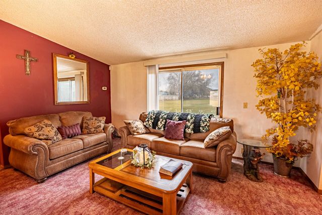 213 Davis Ave, Other, WA 98812