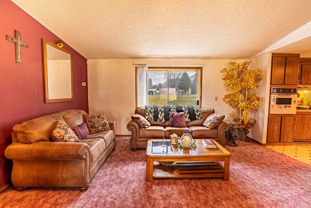 213 Davis Ave, Other, WA 98812