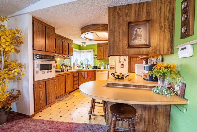 213 Davis Ave, Other, WA 98812