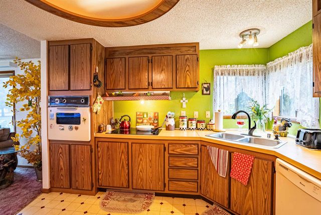 213 Davis Ave, Other, WA 98812