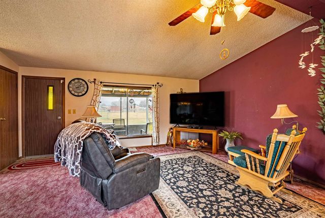 213 Davis Ave, Other, WA 98812