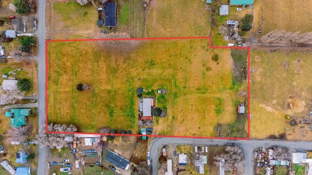 213 Davis Ave, Other, WA 98812