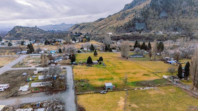 213 Davis Ave, Other, WA 98812