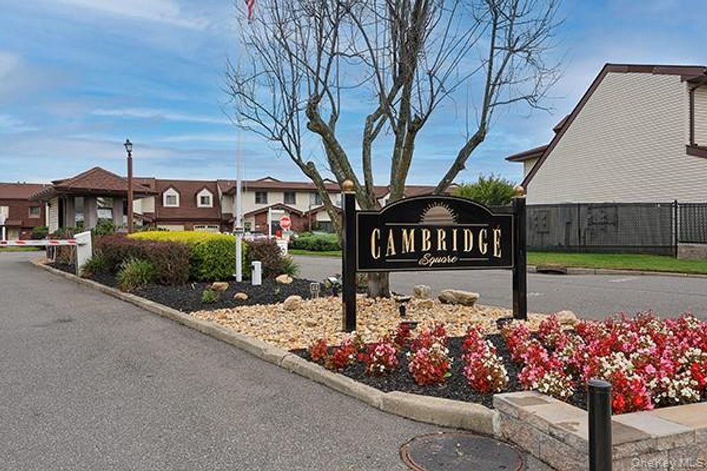 43 Cambridge Drive W, Copiague, NY 11726 — exterior