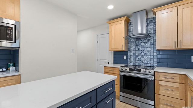 1523 Camellia Ln, New Braunfels, TX 78130