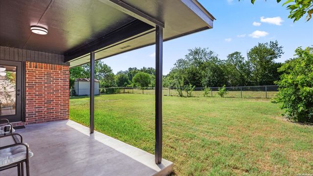 1523 Camellia Ln, New Braunfels, TX 78130