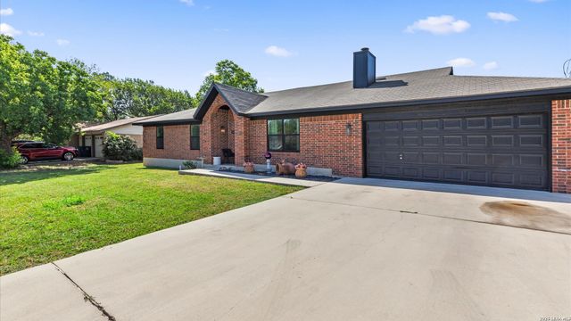 1523 Camellia Ln, New Braunfels, TX 78130