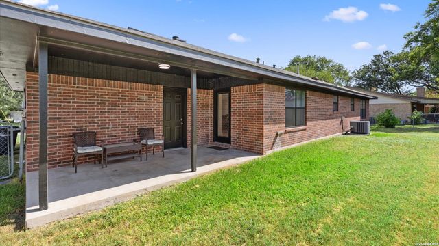 1523 Camellia Ln, New Braunfels, TX 78130
