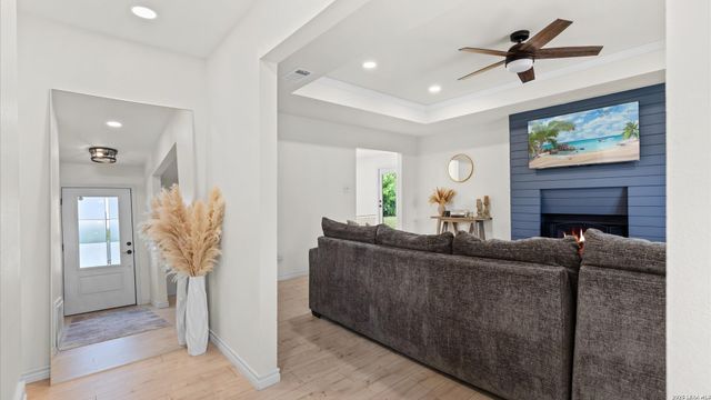 1523 Camellia Ln, New Braunfels, TX 78130