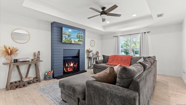 1523 Camellia Ln, New Braunfels, TX 78130