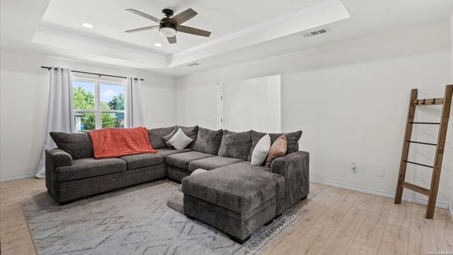 1523 Camellia Ln, New Braunfels, TX 78130
