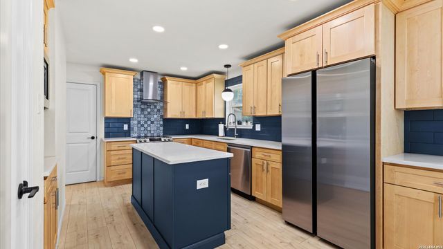 1523 Camellia Ln, New Braunfels, TX 78130