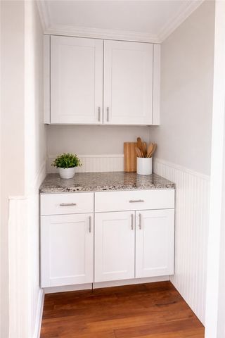 308 State Street 2E, Bristol, RI 02809