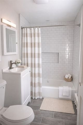 308 State Street 2E, Bristol, RI 02809