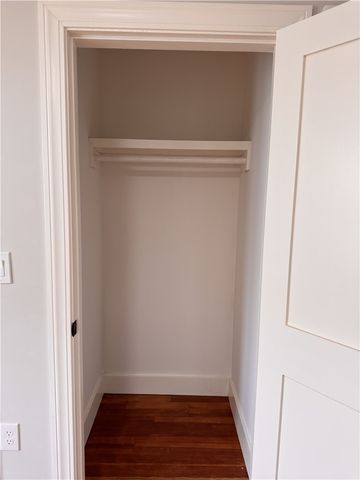 308 State Street 2E, Bristol, RI 02809