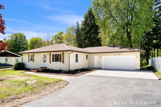 11127 8th Avenue, Tallmadge Twp, MI 49534