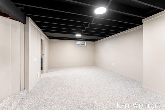 11127 8th Avenue, Tallmadge Twp, MI 49534
