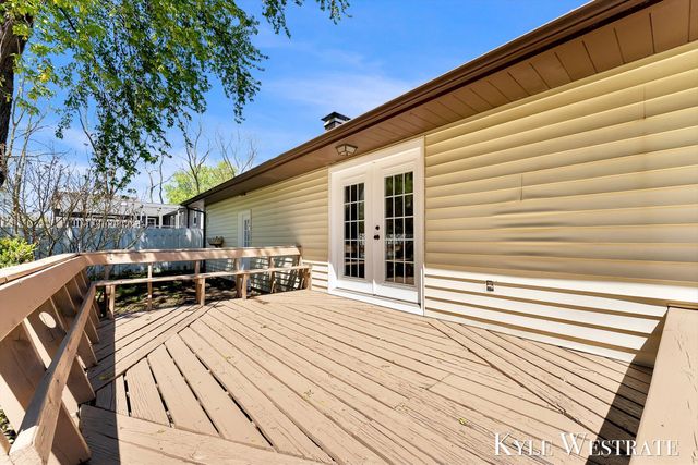 11127 8th Avenue, Tallmadge Twp, MI 49534