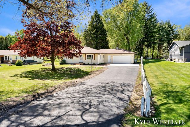 11127 8th Avenue, Tallmadge Twp, MI 49534