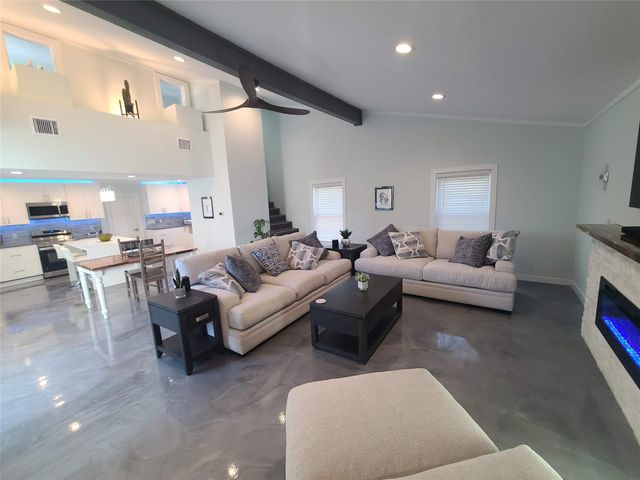 372 Plum ST, Bastrop, TX 78602