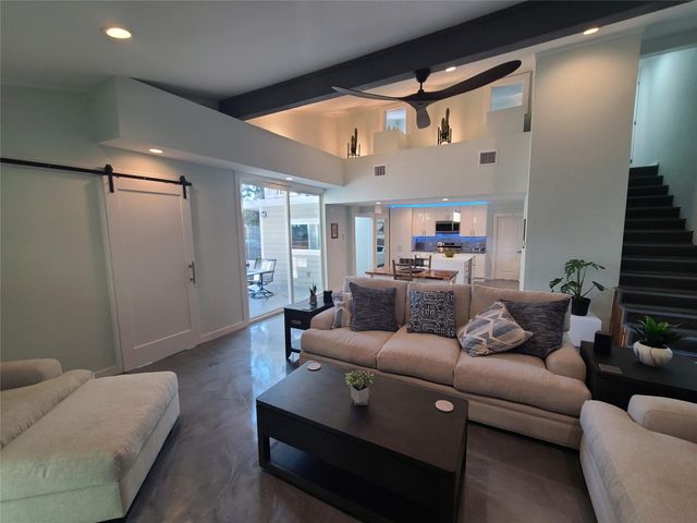 372 Plum ST, Bastrop, TX 78602