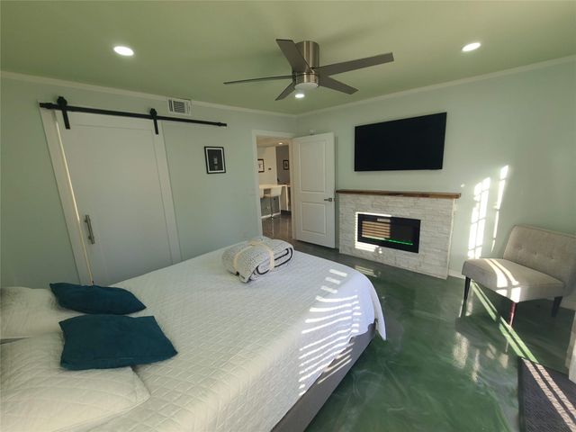 372 Plum ST, Bastrop, TX 78602