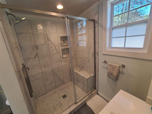 372 Plum ST, Bastrop, TX 78602