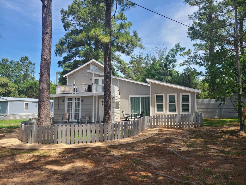 372 Plum ST, Bastrop, TX 78602