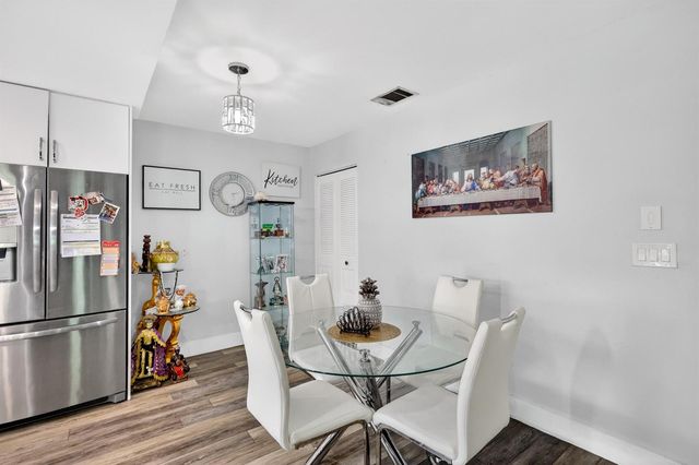 1434 SE Larkwood Circle, Port Saint Lucie, FL 34952