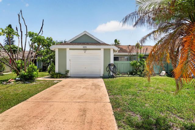 1434 SE Larkwood Circle, Port Saint Lucie, FL 34952