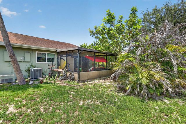 1434 SE Larkwood Circle, Port Saint Lucie, FL 34952